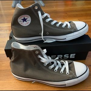 Men’s converse high tops. Never worn